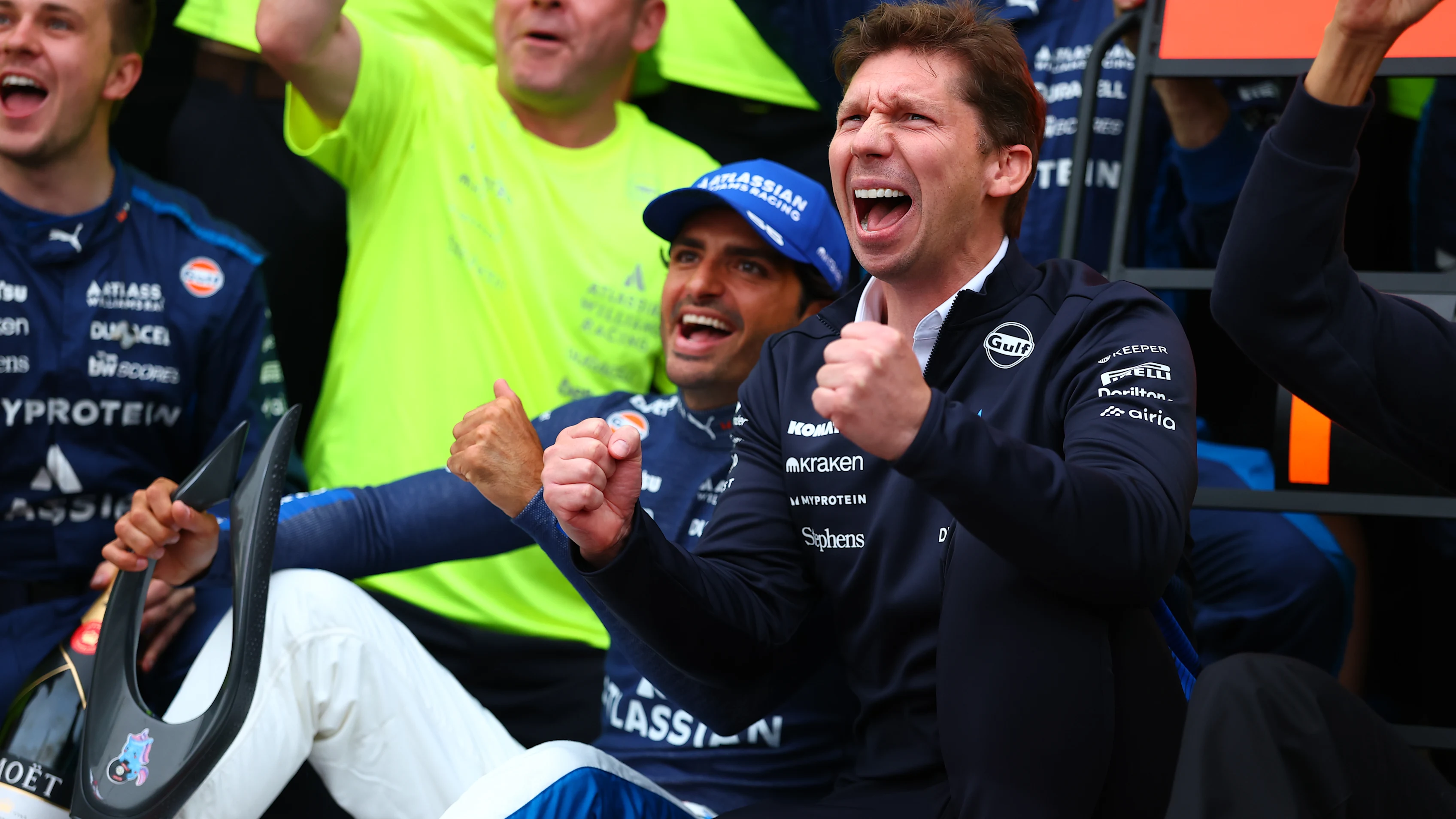 카를로스 사인츠와 제임스 바울스