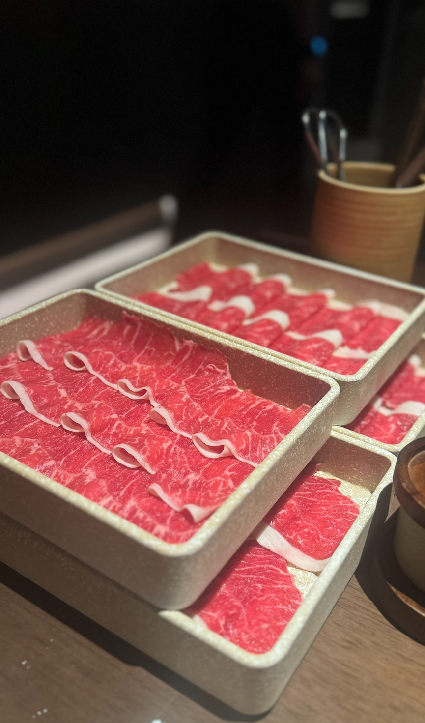 워크샵 뒤풀이로 고기를 즐기는 모습